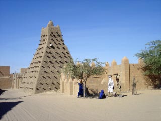 La moschea di Sankore a Timbuktu, ripresa da Wikipedia, con licenza Creative Commons BY-SA 3.0