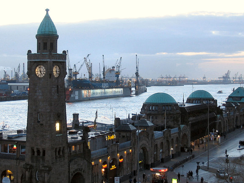 Puerto de Hamburgo, vía Dominio público 