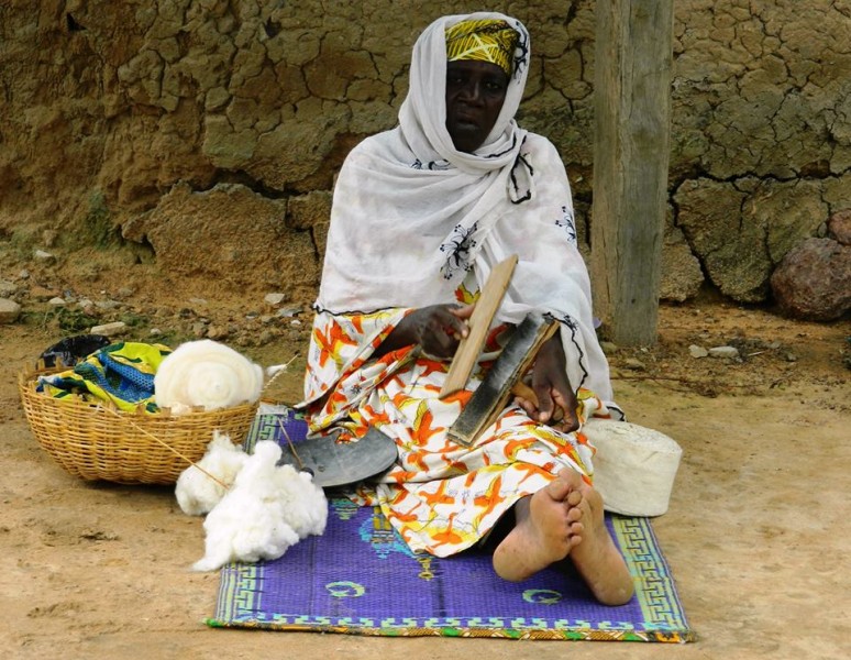 Fileuse, Mali. Photo de Boukary Konaté avec sa permission 