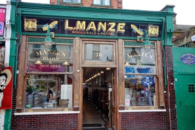 L. Manze pie shop - photo by Paul Hudson under CC lience